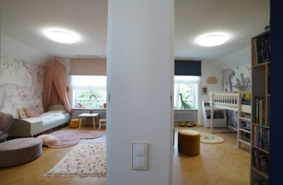 zwei durch eine Wand getrennte Räume